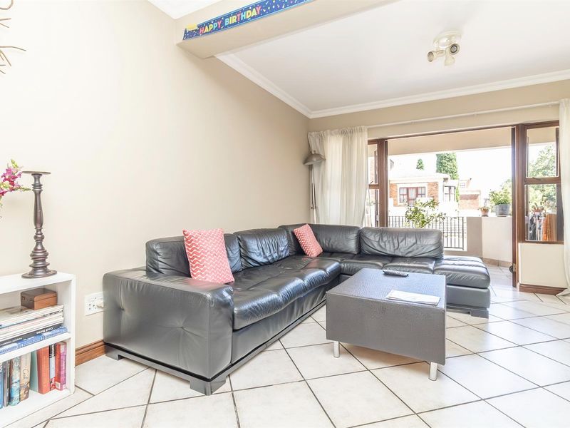 Spacious 2 Bed 2nd Floor Unit in Bantry Oval. - Photo 4