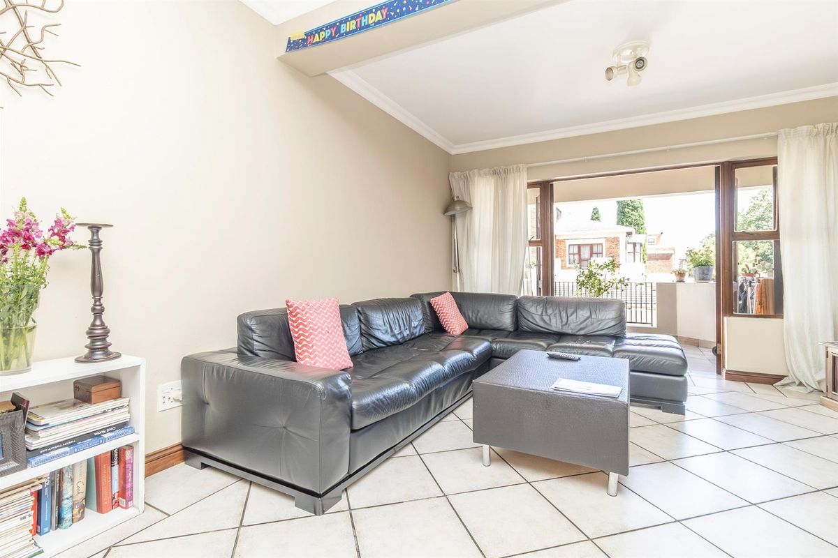 Spacious 2 Bed 2nd Floor Unit in Bantry Oval. - Photo 4