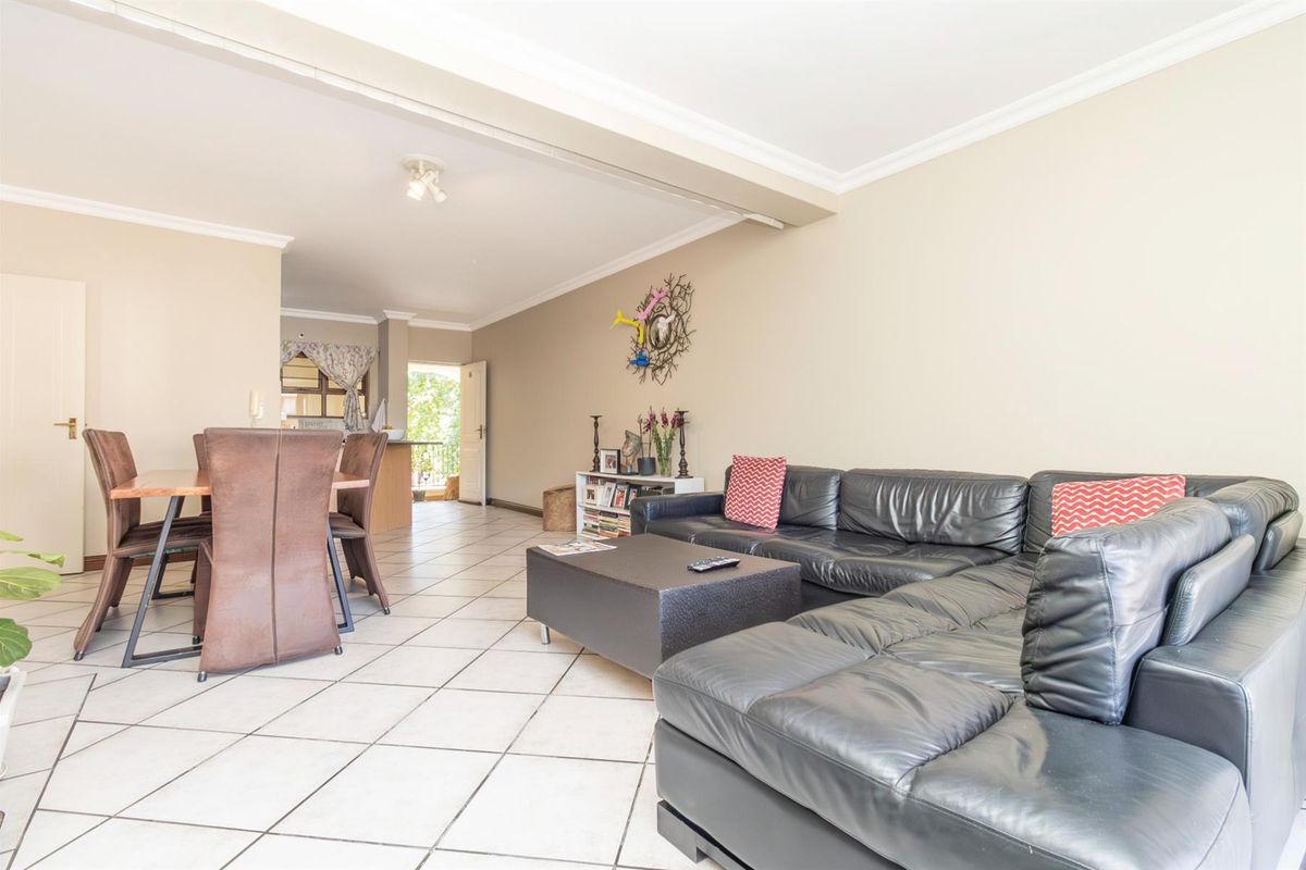 Spacious 2 Bed 2nd Floor Unit in Bantry Oval. - Photo 5