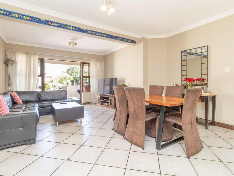 Spacious 2 Bed 2nd Floor Unit in Bantry Oval. - Photo 2