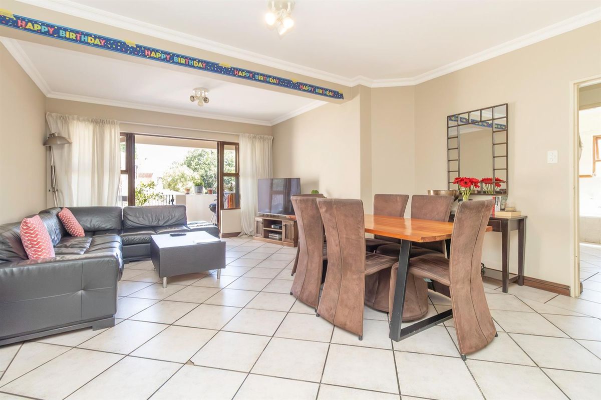 Spacious 2 Bed 2nd Floor Unit in Bantry Oval. - Photo 2