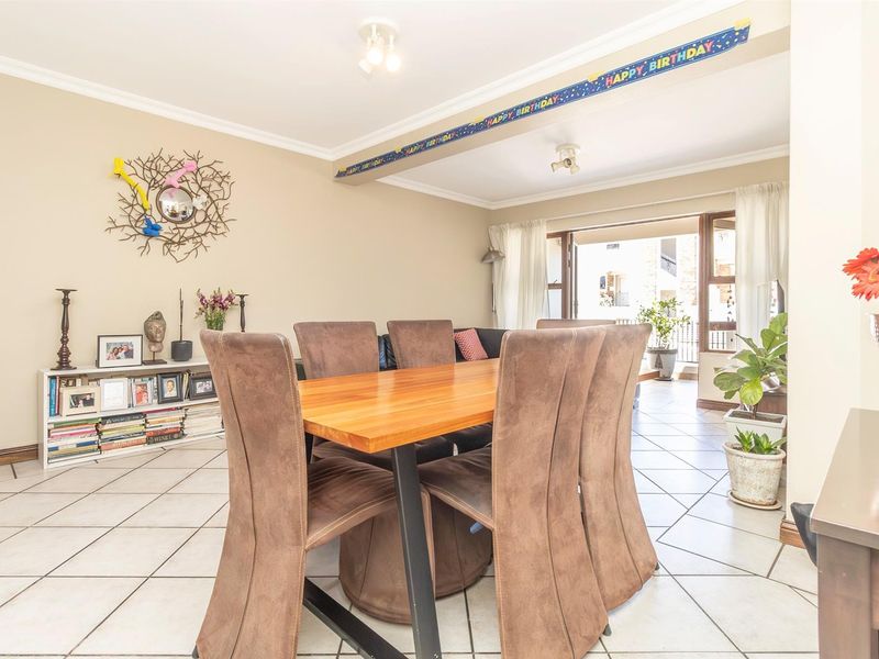 Spacious 2 Bed 2nd Floor Unit in Bantry Oval. - Photo 1