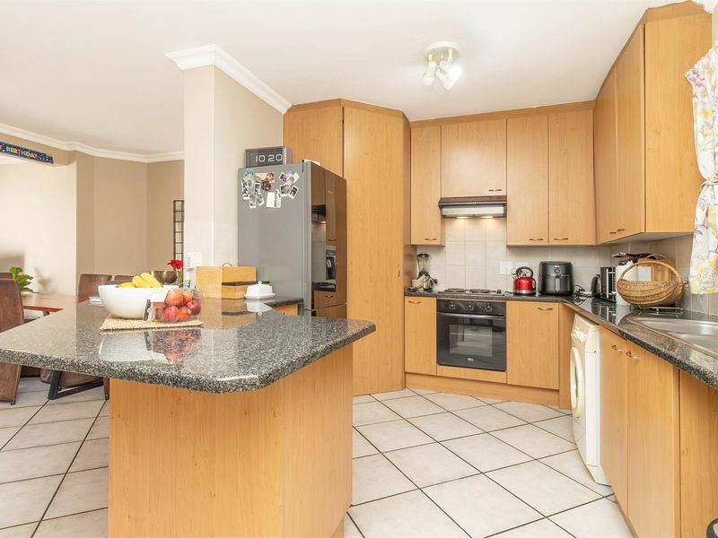 Spacious 2 Bed 2nd Floor Unit in Bantry Oval. - Photo 10