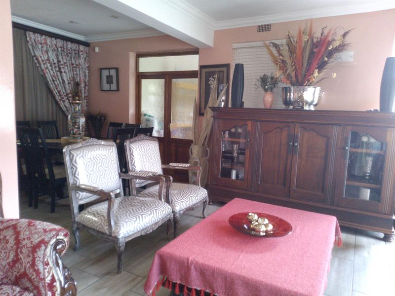 Stunning 3-Bed Family Home With A Massive Beautiful Yard in Blairgowrie. - Photo 7