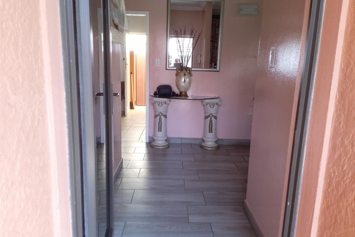 Stunning 3-Bed Family Home With A Massive Beautiful Yard in Blairgowrie. - Photo 3