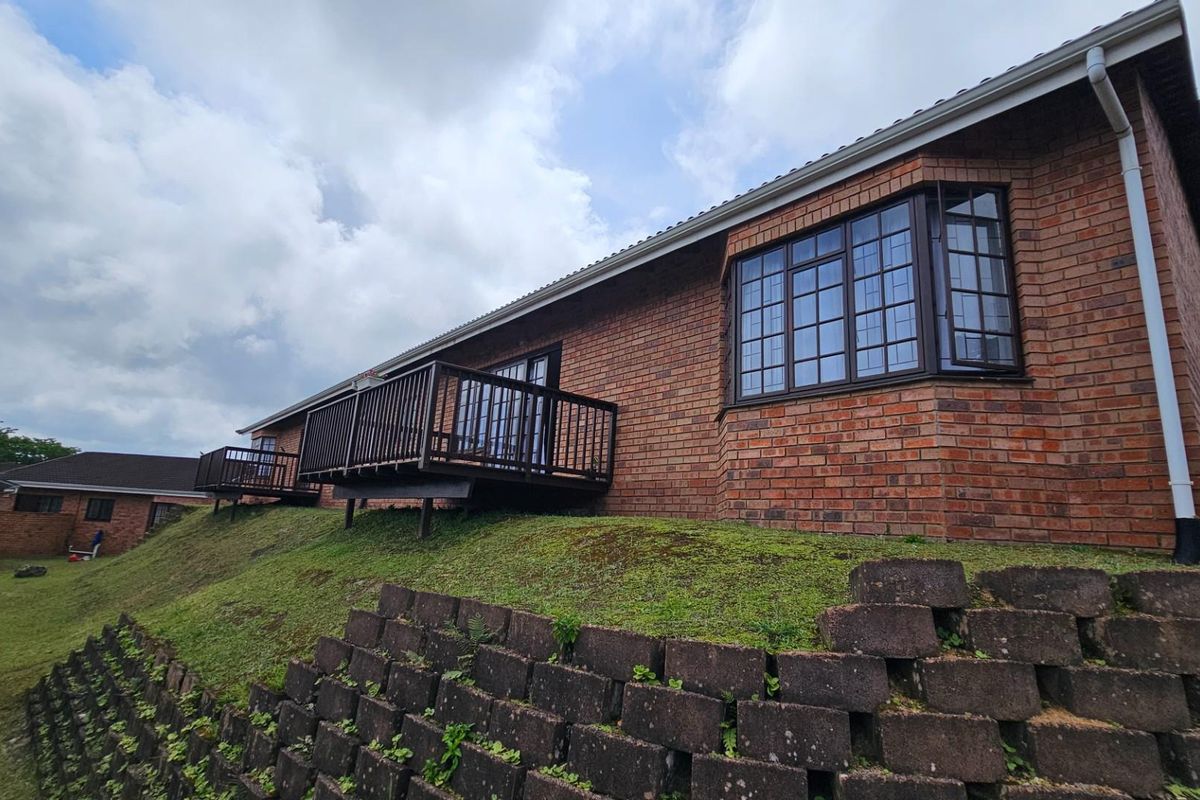 Lovely 2 bedroom, 2 bathroom Townhouse For Sale in the Eco Estate in Margate - Photo 3