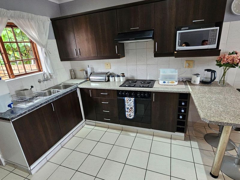 Lovely 2 bedroom, 2 bathroom Townhouse For Sale in the Eco Estate in Margate - Photo 6