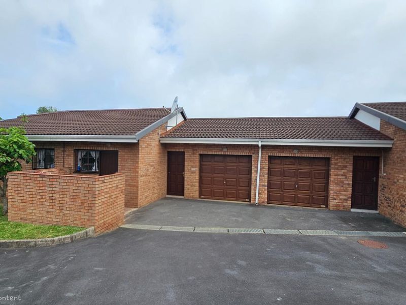 Lovely 2 bedroom, 2 bathroom Townhouse For Sale in the Eco Estate in Margate - Photo 2