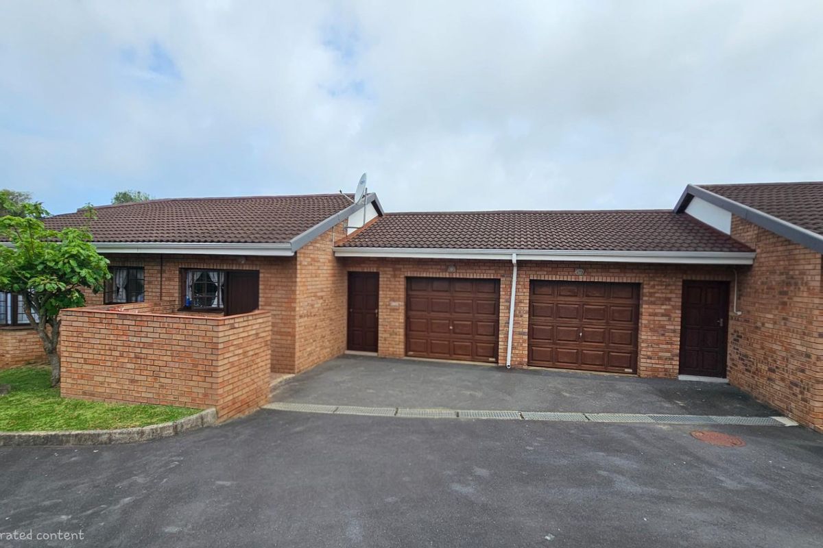 Lovely 2 bedroom, 2 bathroom Townhouse For Sale in the Eco Estate in Margate - Photo 2