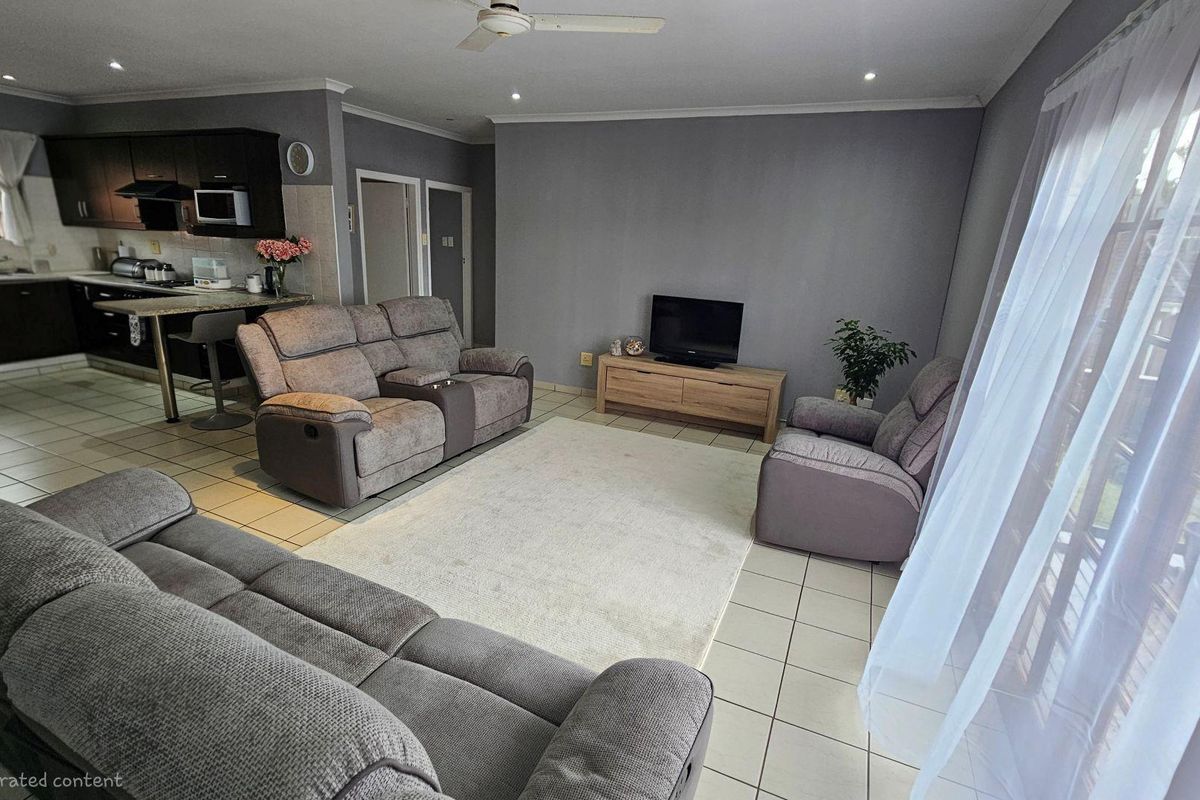 Lovely 2 bedroom, 2 bathroom Townhouse For Sale in the Eco Estate in Margate - Photo 4