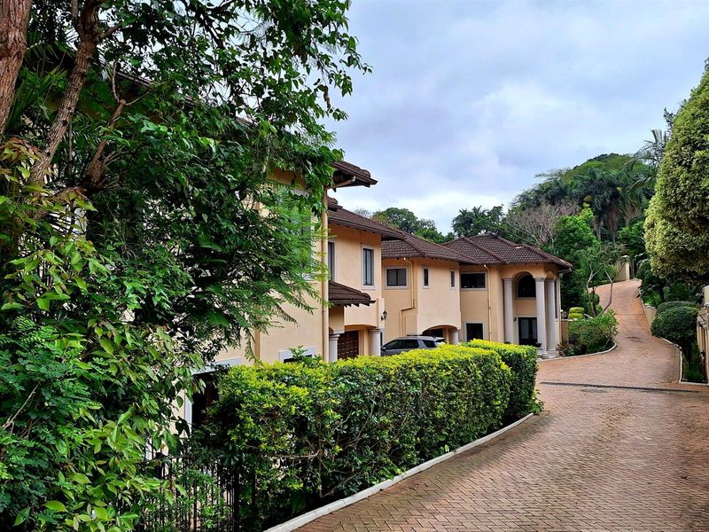 Exclusive Tuscan Townhouse For Sale in Westville,  Durban, KwaZulu Natal - Photo 4
