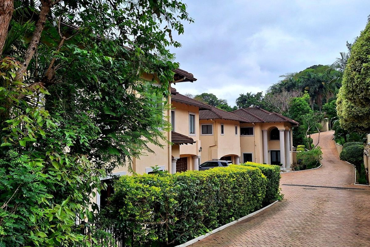 Exclusive Tuscan Townhouse For Sale in Westville,  Durban, KwaZulu Natal - Photo 4