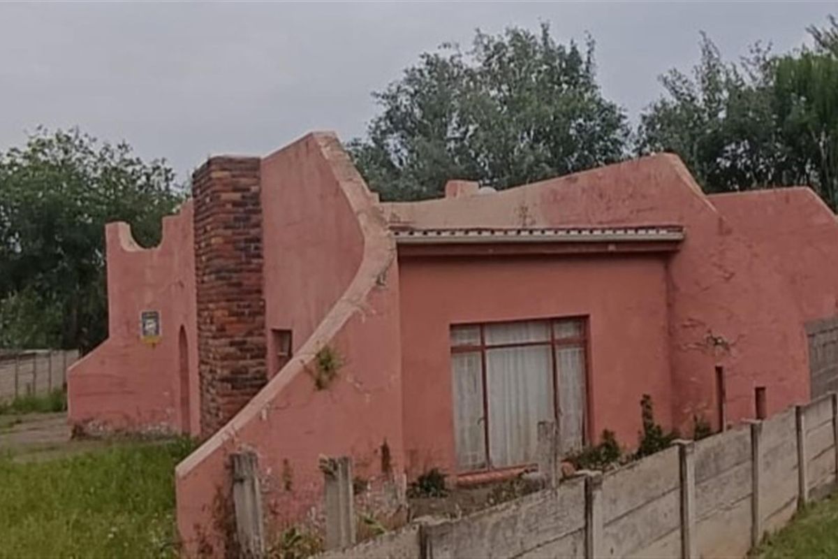 House For Sale in Lennoxton, Newcastle, KwaZulu Natal - Photo 2