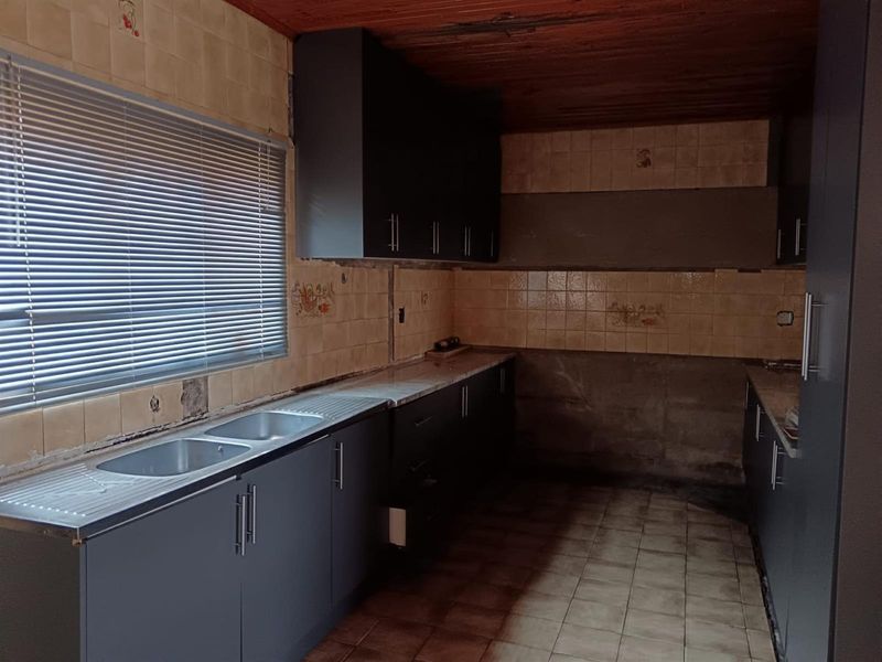 House For Sale in Lennoxton, Newcastle, KwaZulu Natal - Photo 9