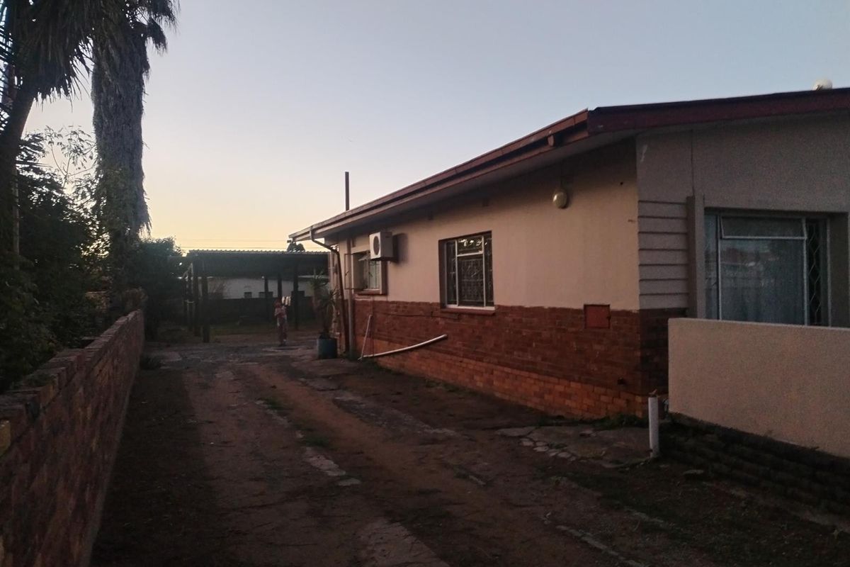House For Sale in Lennoxton, Newcastle, KwaZulu Natal - Photo 4