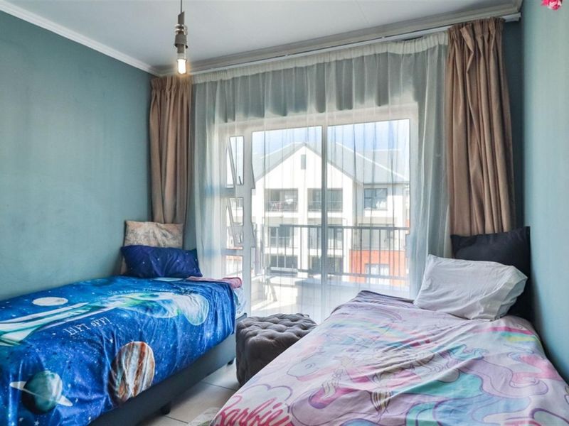 MODERN LIVING WITH UNBEATABLE LIFESTYLE APPEAL - Photo 8