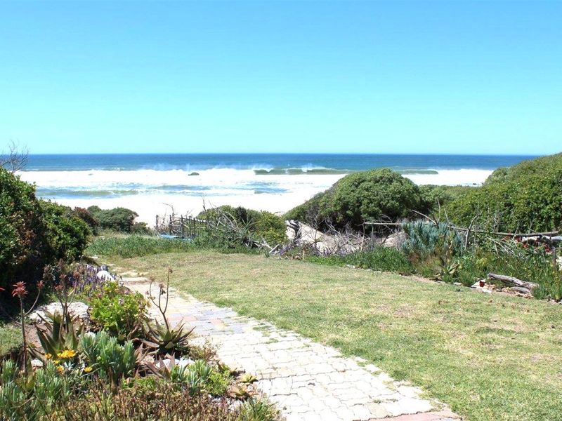 Beachfront Home with Private Beach Access in Ferreira Town - Jeffreys Bay - Photo 3