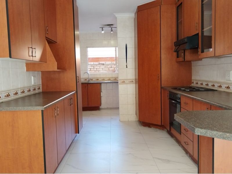 House To Rent in Bartlett, Boksburg - Photo 6
