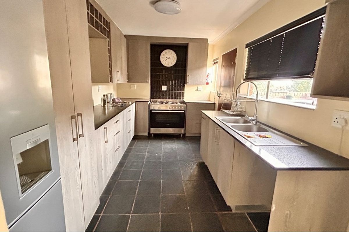 House For Sale in Brummeria, Pretoria - Photo 4