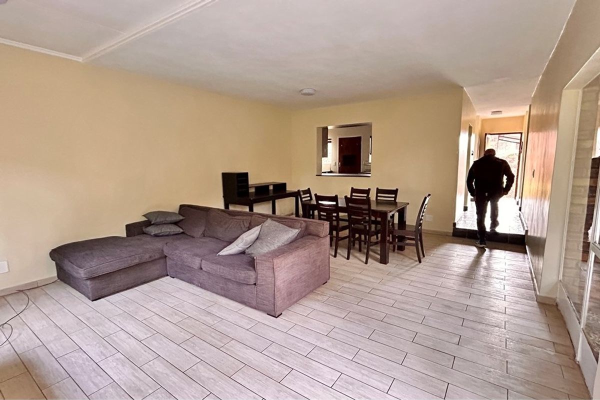 House For Sale in Brummeria, Pretoria - Photo 2