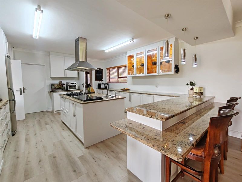 Exclusive Property in Vierlanden, Durbanville. Luxury, Sustainability and Development Potential - Photo 7