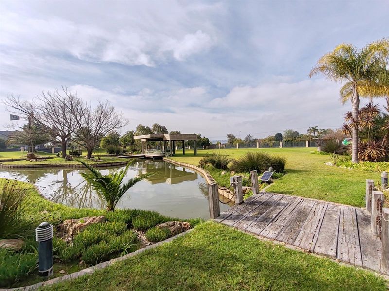 Exclusive Property in Vierlanden, Durbanville. Luxury, Sustainability and Development Potential - Photo 3