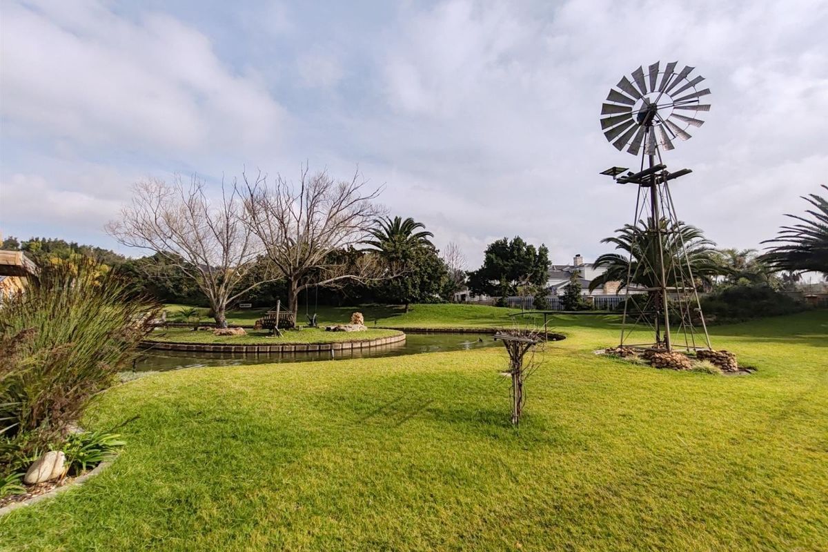 Exclusive Property in Vierlanden, Durbanville. Luxury, Sustainability and Development Potential - Photo 5