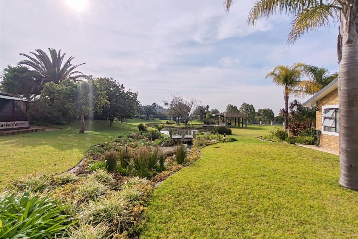 Exclusive Property in Vierlanden, Durbanville. Luxury, Sustainability and Development Potential - Photo 4
