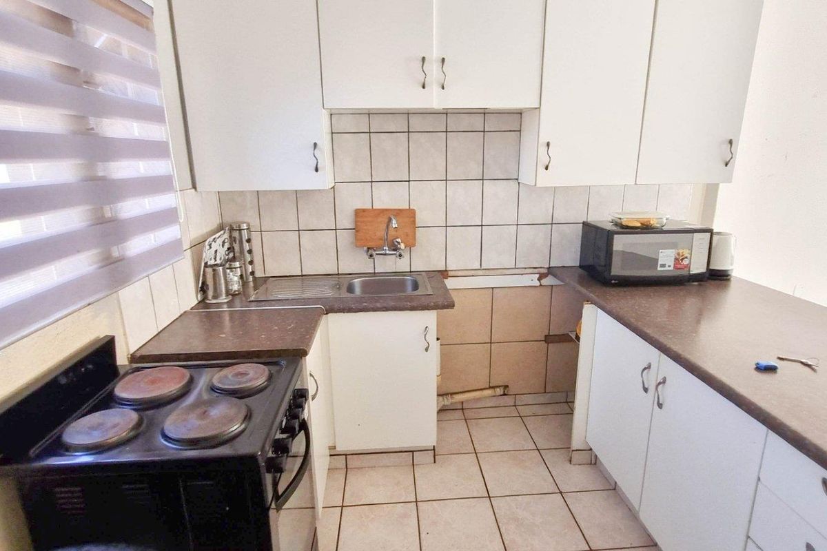 Apartment For Sale in Norkem Park, Kempton Park - Photo 4