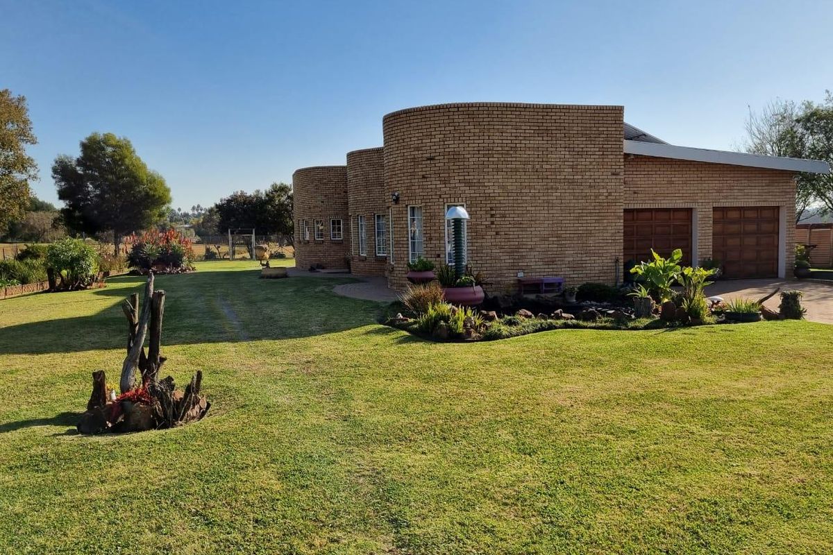 Farm For Sale in Norton Home Estate, Benoni - Photo 4