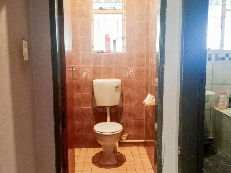 House For Sale in Selection Park, Springs - Photo 9