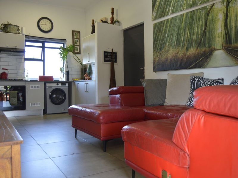 Simplex For Sale in Glen Erasmia, Kempton Park - Photo 8
