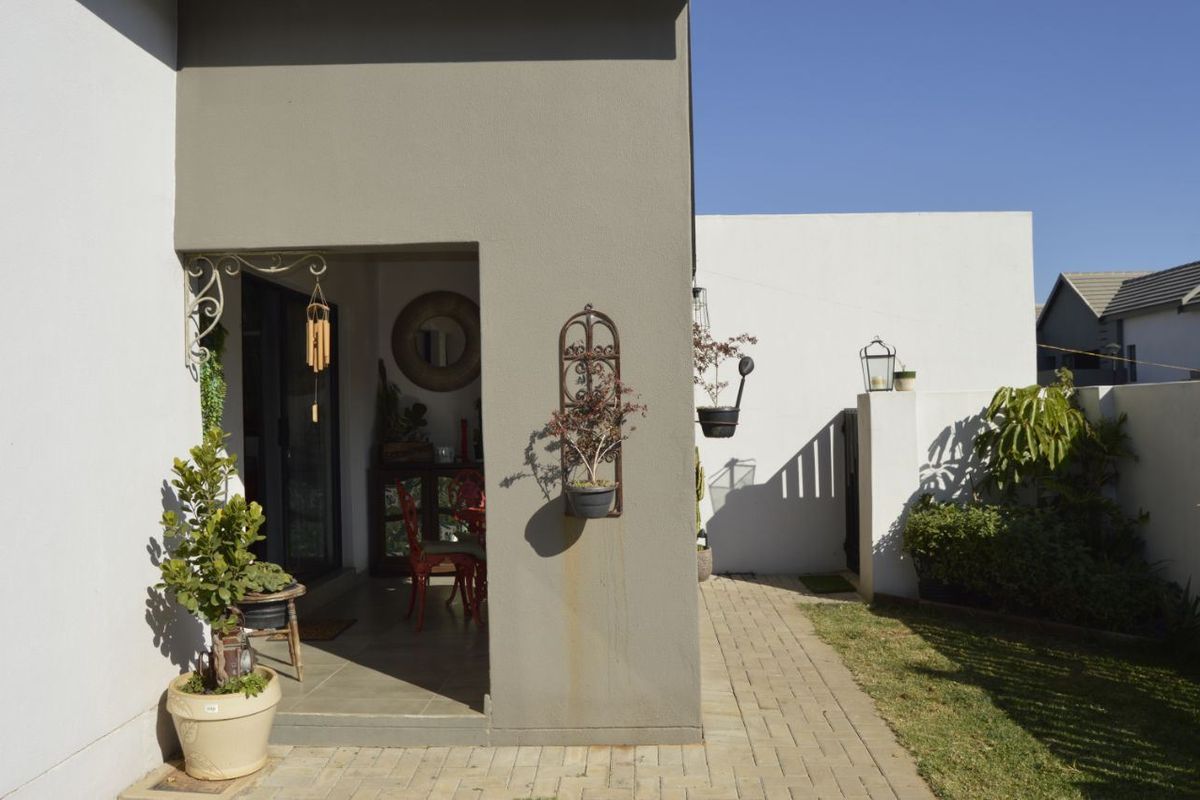 Simplex For Sale in Glen Erasmia, Kempton Park - Photo 5