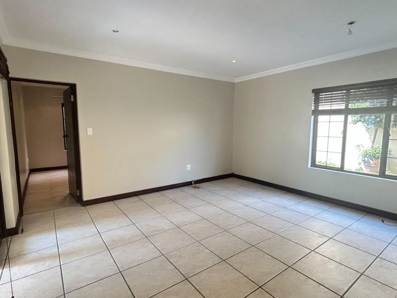 House For Sale in Waterkloof Golf Estate, Sterrewag, Pretoria - Photo 4