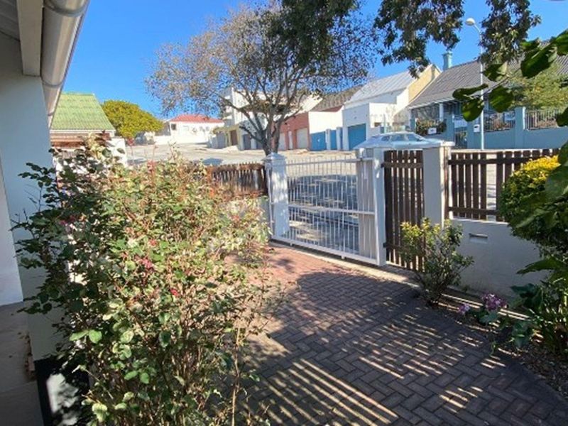 Charming House with granny flat For Sale in Richmond Hill, Port Elizabeth - Photo 8