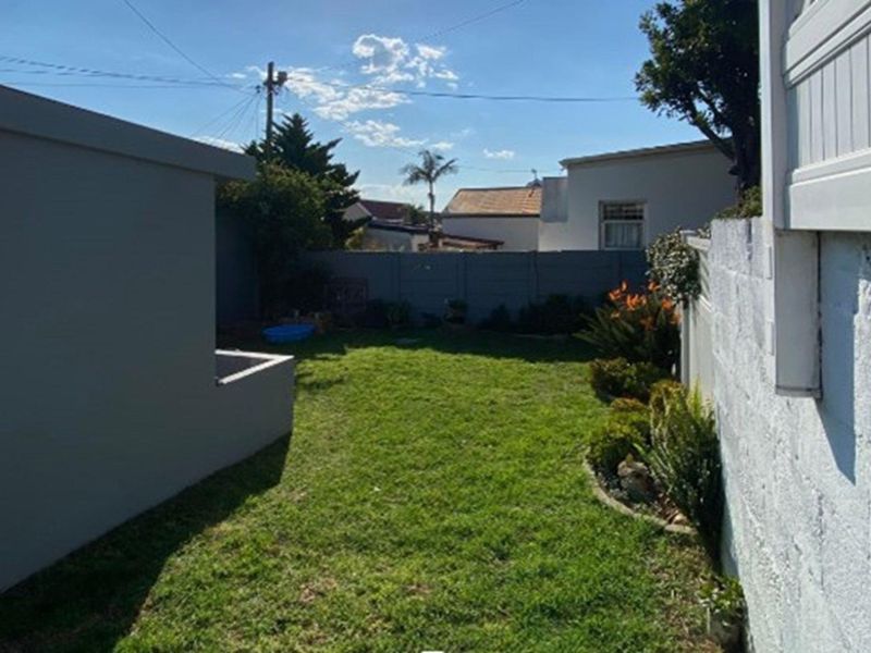 Charming House with granny flat For Sale in Richmond Hill, Port Elizabeth - Photo 6