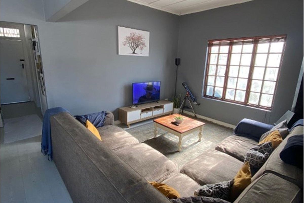 Charming House with granny flat For Sale in Richmond Hill, Port Elizabeth - Photo 5