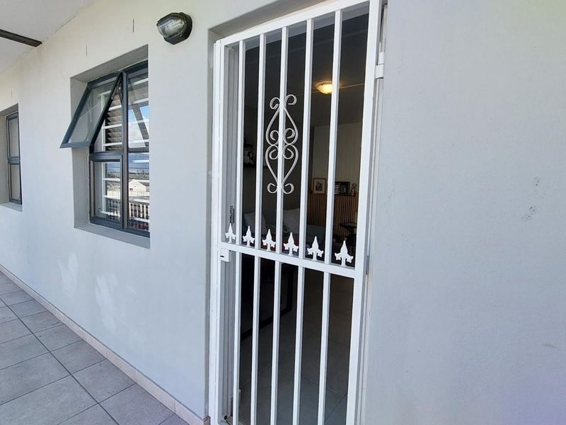 Apartment For Sale in Ottery East, Ottery, Cape Town - Photo 2