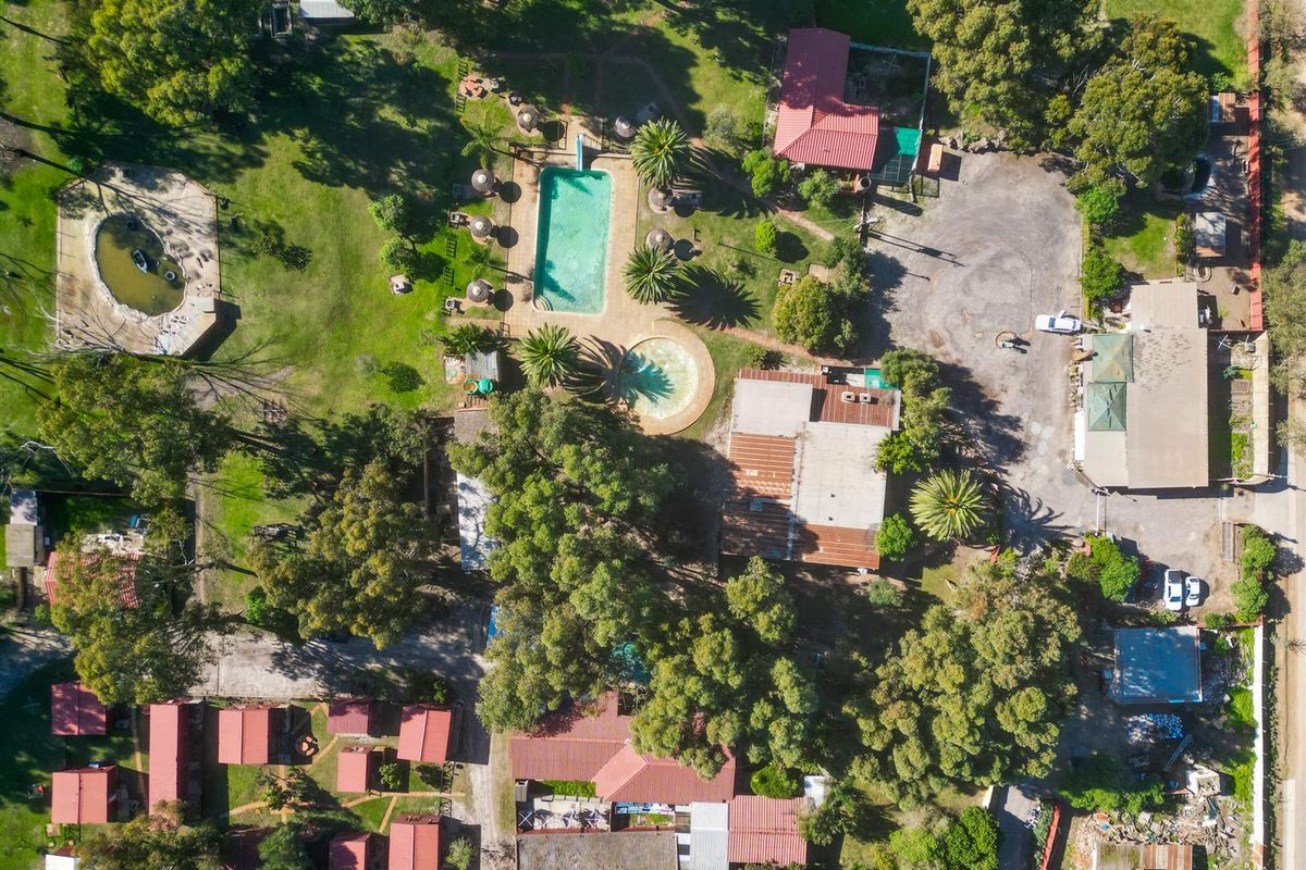 Lodge For Sale in Morning Star, Cape Town - Photo 3