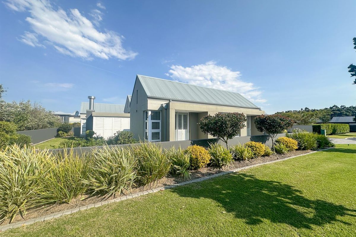 Luxurious Spacious 4 Bedroom Gem in Earls Court Lifestyle Estate George - Photo 2