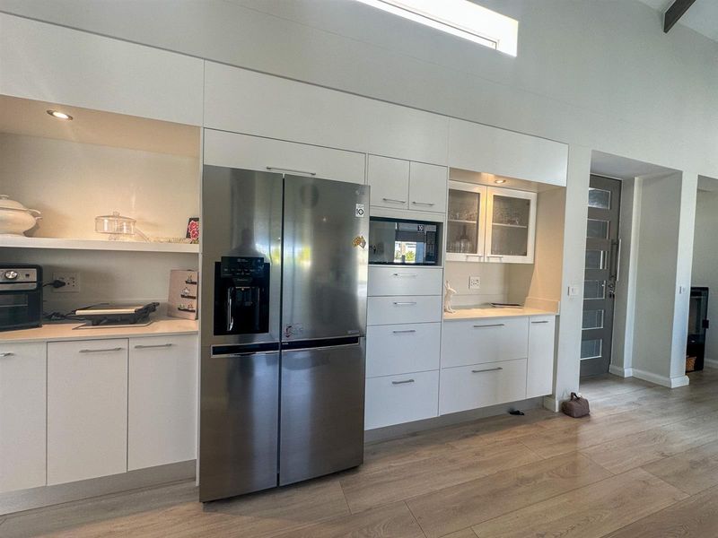 Luxurious Spacious 4 Bedroom Gem in Earls Court Lifestyle Estate George - Photo 10