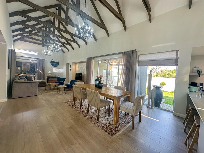 Luxurious Spacious 4 Bedroom Gem in Earls Court Lifestyle Estate George - Photo 8