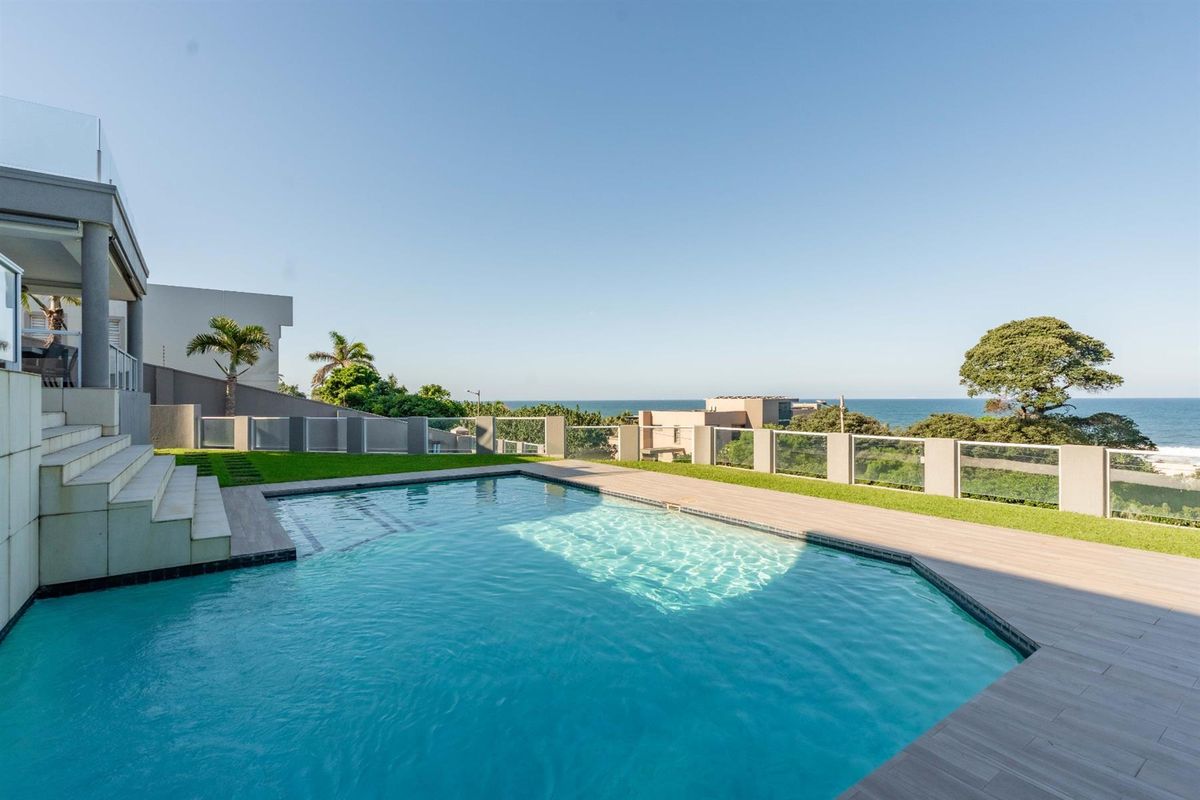 Grand Coastal Residence with Unmatched Sea Views and Endless Possibilities - Photo 2