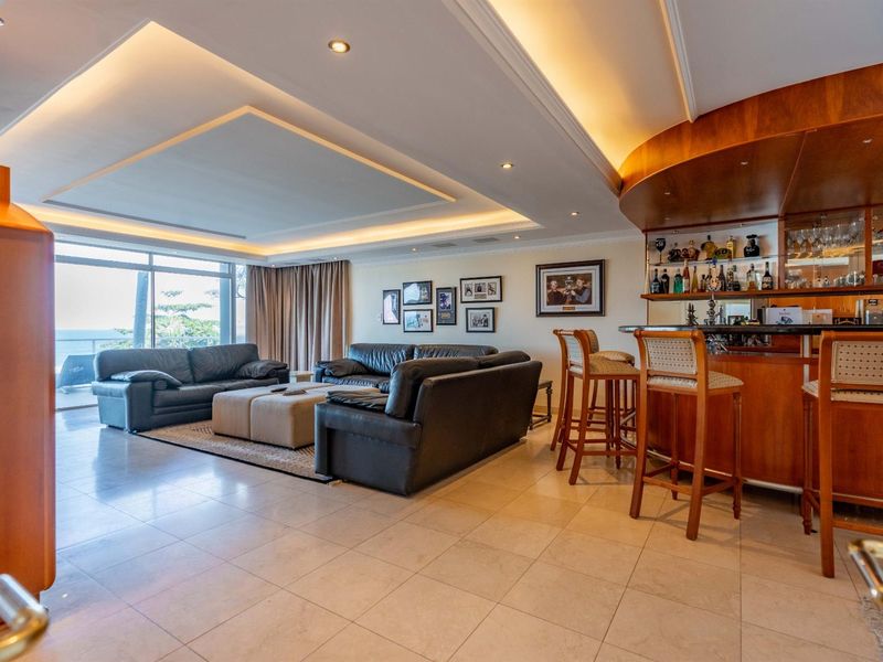 Grand Coastal Residence with Unmatched Sea Views and Endless Possibilities - Photo 6