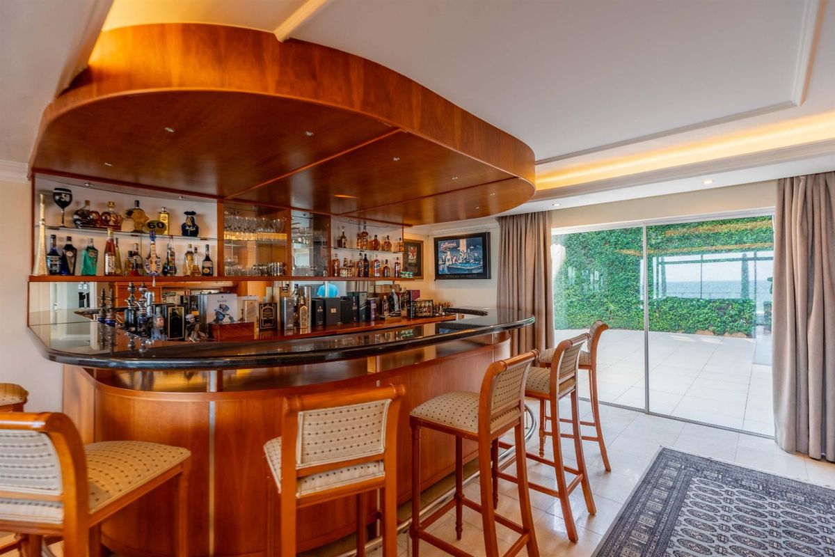 Grand Coastal Residence with Unmatched Sea Views and Endless Possibilities - Photo 5