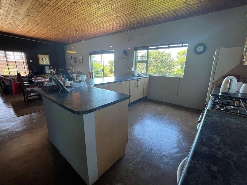 House For Sale in Sunrise On Sea, East London - Photo 9