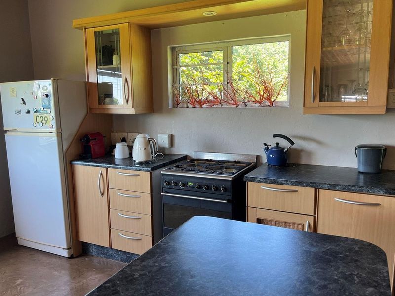 House For Sale in Sunrise On Sea, East London - Photo 10