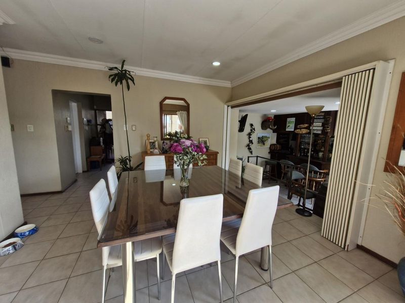 House For Sale in Bryanston, Sandton - Photo 6