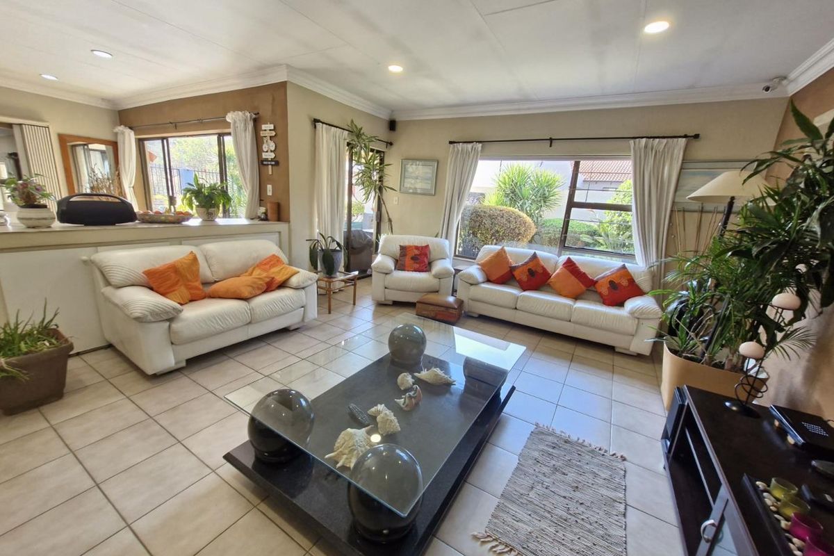 House For Sale in Bryanston, Sandton - Photo 3