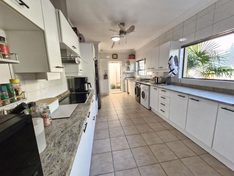 House For Sale in Bryanston, Sandton - Photo 9